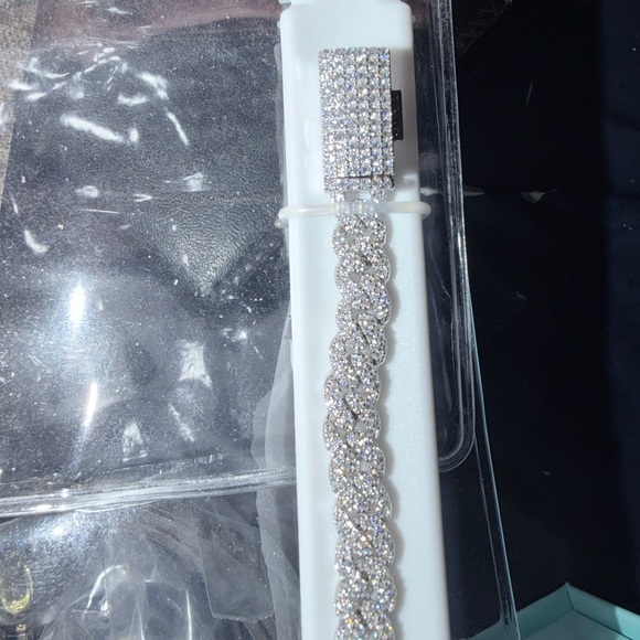 MOISSANITE
925 SILVER
6MM MOISSANITE
925 SILVER
3.00CTW
$1400.00 6in - Picture 4 of 11